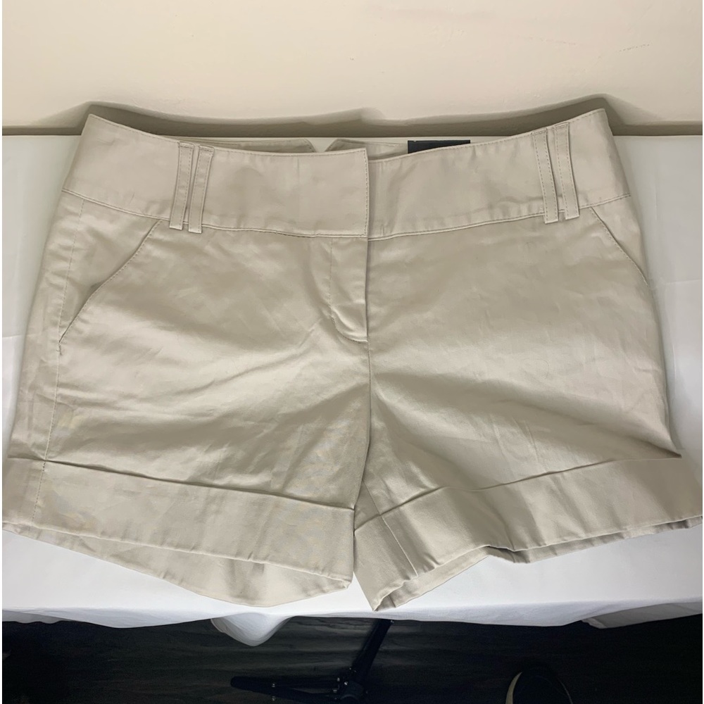 Nwt express khaki shorts